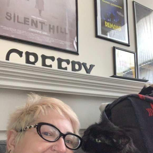 kelleViolet 🌺 Posh Ambassador 🌺 - Picture 2 of 4